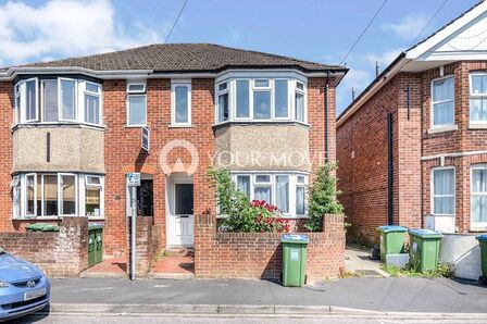 Coventry Road, 4 bedroom Mid Terrace House to rent, £1,800 pcm