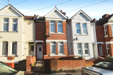 Charlton Road, 3 bedroom Mid Terrace House for sale, £300,000