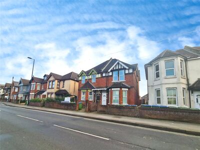 Bitterne Road West, 2 bedroom  Flat to rent, £1,200 pcm