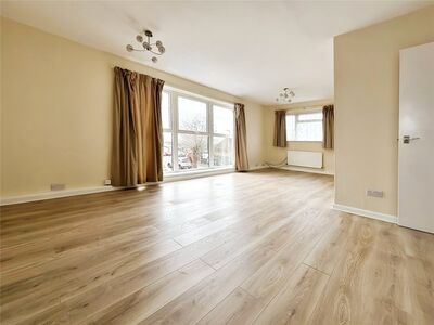 Hunts Pond Road, 3 bedroom  Flat to rent, £1,250 pcm