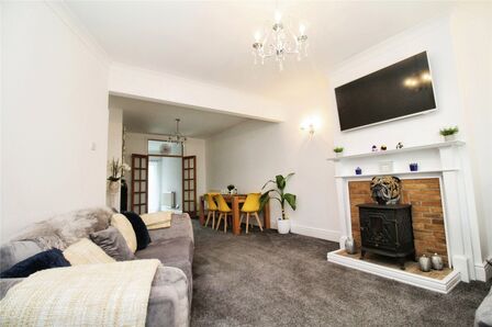 3 bedroom End Terrace House for sale