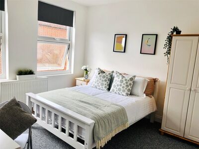Osborne Road, 8 bedroom  Flat to rent, £3,750 pcm