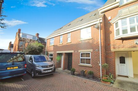 St. Ronans Road, 3 bedroom  Property to rent, £1,750 pcm