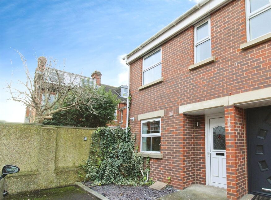 Main image of 3 bedroom  Property to rent, St. Ronans Road, Southsea, Hampshire, PO4