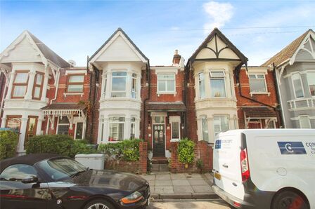 3 bedroom Mid Terrace House for sale