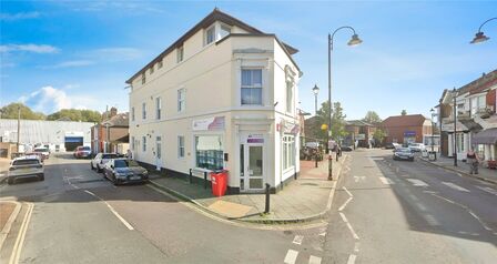 North Street, 1 bedroom  Flat for sale, £160,000