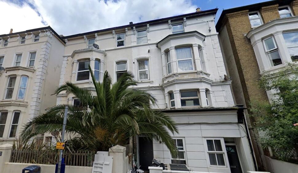 Main image of 1 bedroom  Flat to rent, Osborne Road, Southsea, Hampshire, PO5