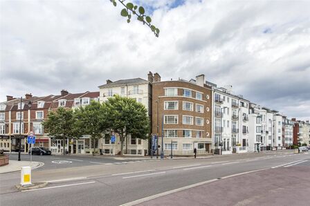 Palmerston Road, 1 bedroom  Flat for sale, £120,000