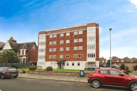 Craneswater Park, 2 bedroom  Flat to rent, £1,300 pcm