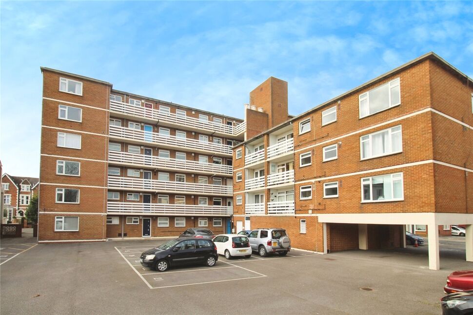 Main image of 2 bedroom  Flat for sale, Outram Road, Southsea, Hampshire, PO5