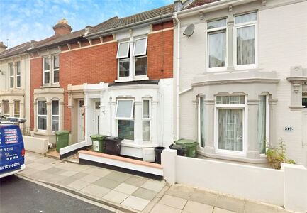 Francis Avenue, 3 bedroom Mid Terrace House for sale, £280,000