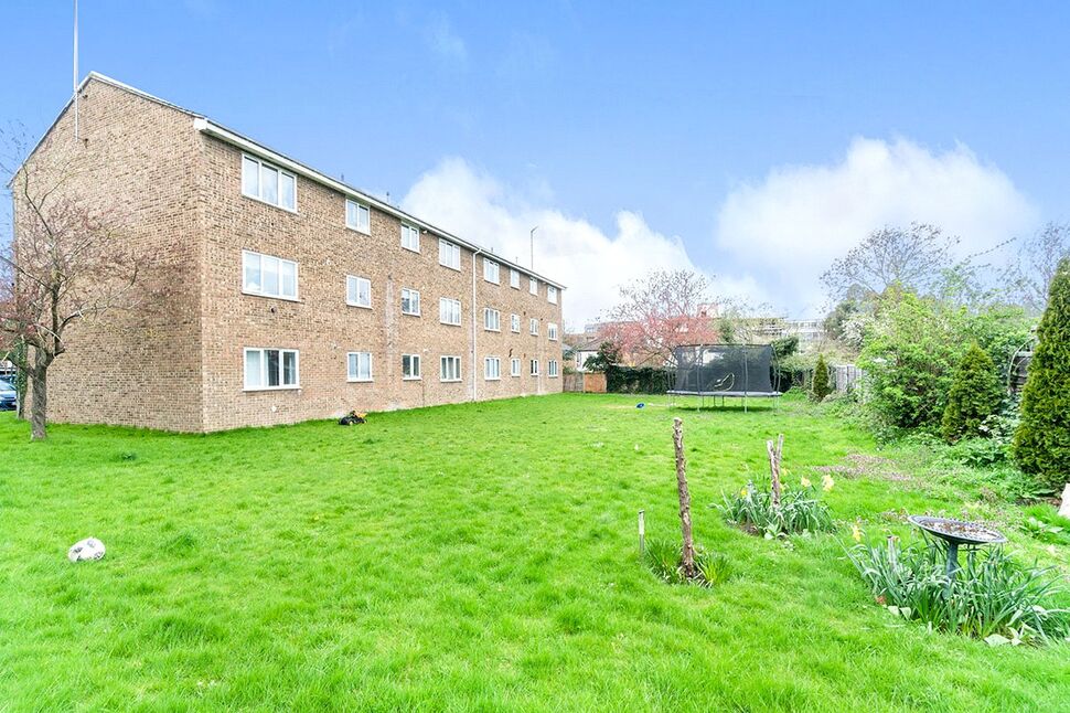 Main image of 2 bedroom  Flat to rent, Jengar Close, Sutton, SM1