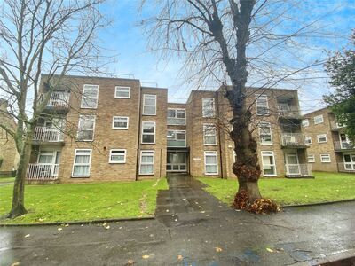 Cedar Road, 2 bedroom  Flat to rent, £1,600 pcm