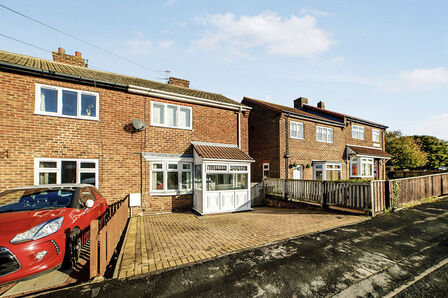 Station Estate North, 2 bedroom Semi Detached House to rent, £600 pcm