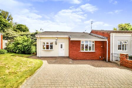 2 bedroom End Terrace Bungalow for sale