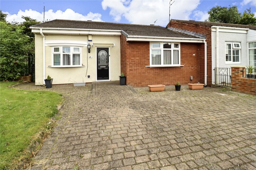 Main image of 2 bedroom End Terrace Bungalow for sale, Glanton Square, Sunderland, Tyne and Wear, SR4