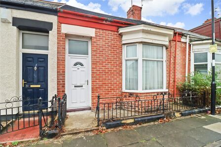 2 bedroom Mid Terrace House for sale