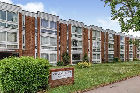 Lovelace Gardens, 1 bedroom  Flat for sale, £270,000