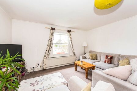 Ewell Road, 1 bedroom  Flat for sale, £325,000