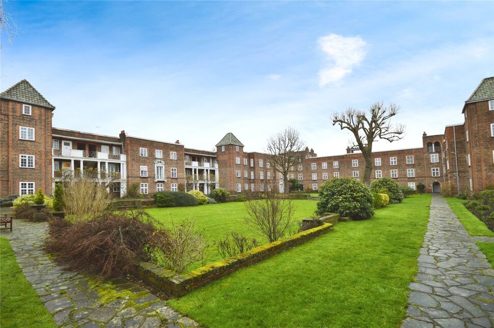 Main image of 1 bedroom  Flat to rent, St. Andrew's Square, Surbiton, KT6