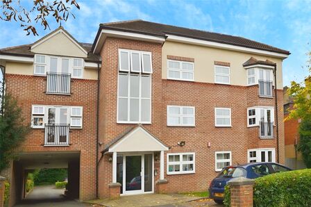 Eaton Road, 2 bedroom  Flat to rent, £1,600 pcm