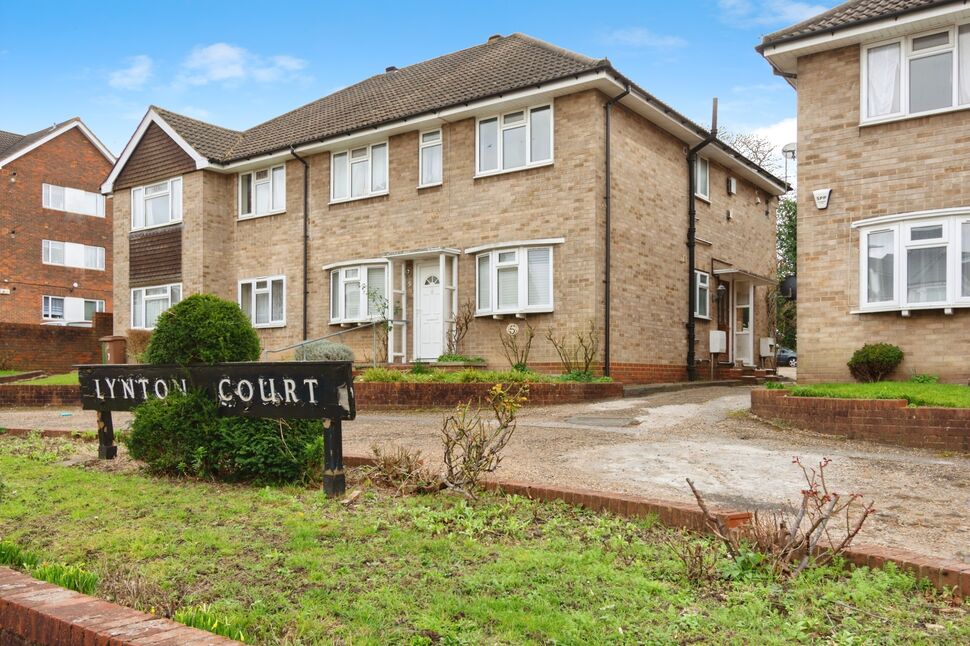 Main image of 2 bedroom  Flat for sale, Cedar Road, Sutton, SM2