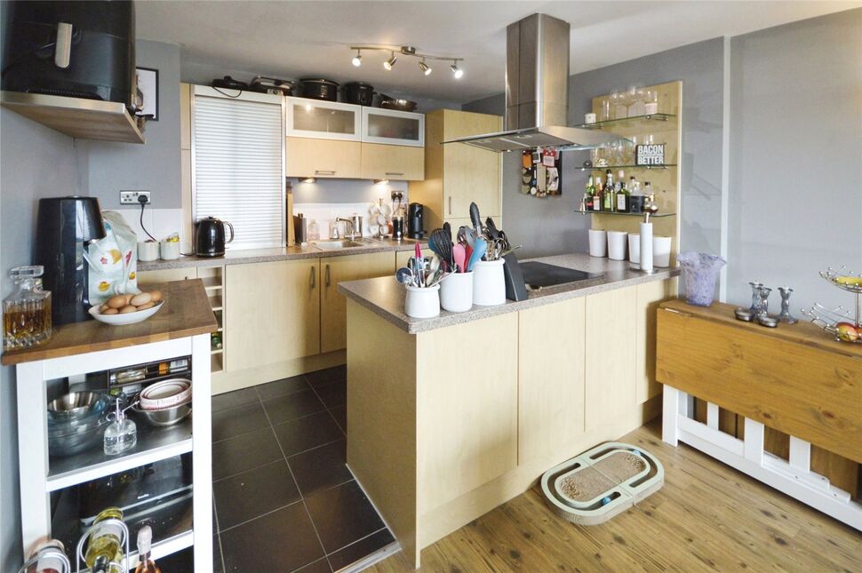 Main image of 2 bedroom  Flat for sale, Throwley Way, Sutton, SM1