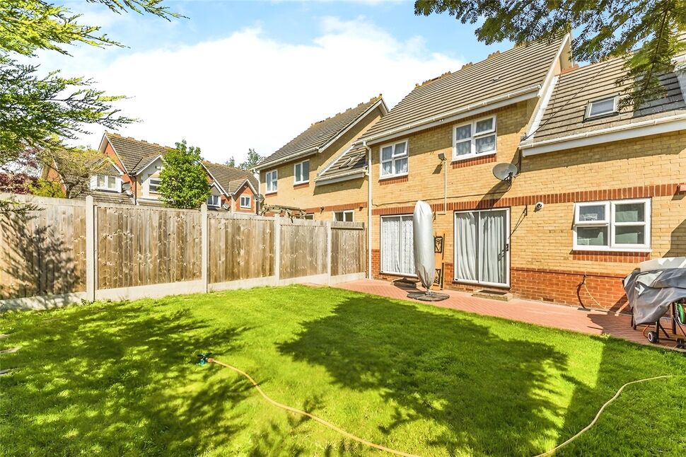 Main image of 4 bedroom Link Detached House for sale, Hadleigh Drive, Sutton, SM2