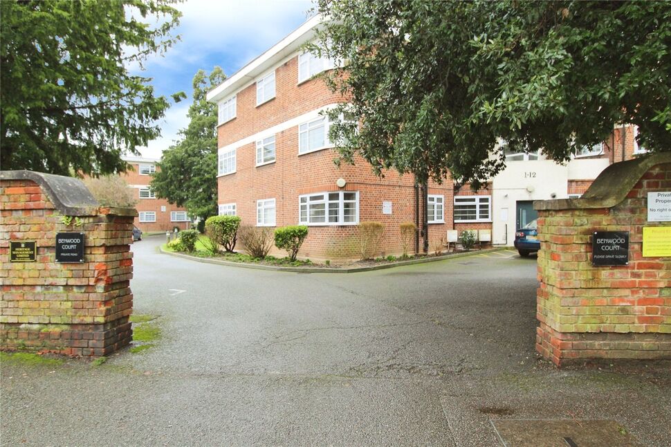 Main image of 2 bedroom  Flat for sale, Benhill Wood Road, Sutton, SM1