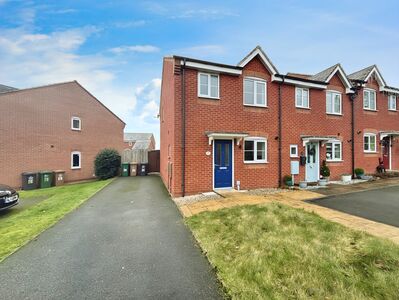 Astbury Way, 3 bedroom End Terrace House to rent, £950 pcm