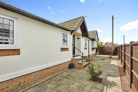 2 bedroom Detached Property for sale