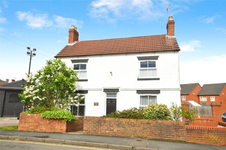 Oversetts Road, 3 bedroom Detached House for sale, £220,000