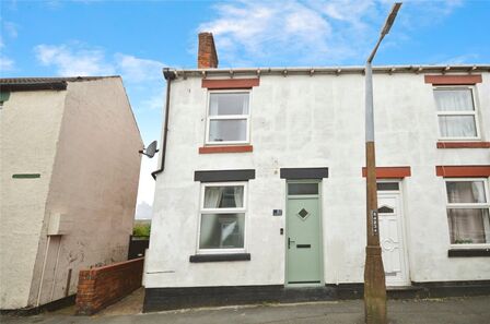 2 bedroom End Terrace House for sale