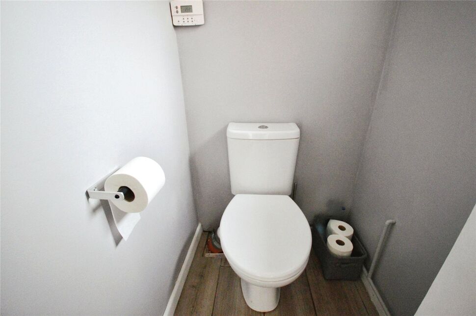 Cloakroom / Wc