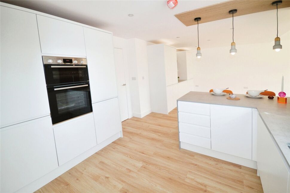 Kitchen / Dining Area