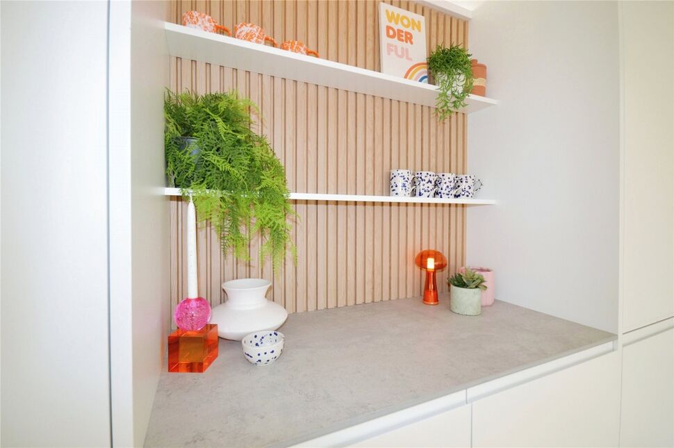 Kitchen / Dining Area