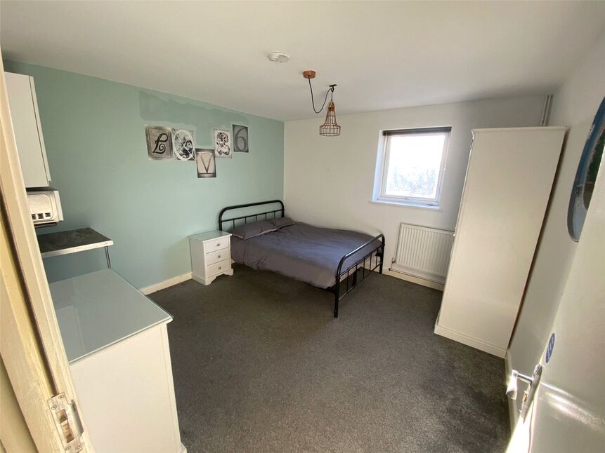 Main image of 1 bedroom  Room to rent, Colliery Road, Church Gresley, Derbyshire, DE11