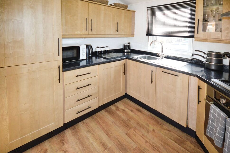 Kitchen / Dining Area