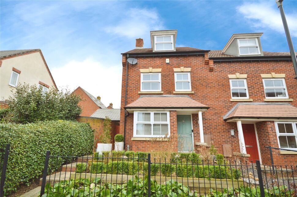 4 bedroom Semi Detached House for sale