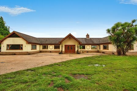 Bower Lane, 4 bedroom Detached Bungalow for sale, £1,250,000