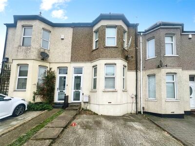 3 bedroom Mid Terrace House for sale