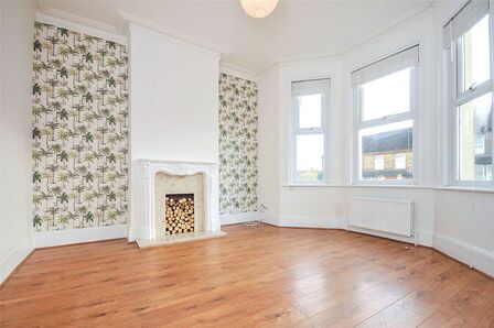 3 bedroom Mid Terrace House for sale