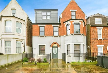 Croydon Road, 3 bedroom  Flat for sale, £550,000