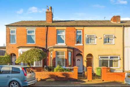 Heron Street, 2 bedroom Mid Terrace House for sale, £200,000