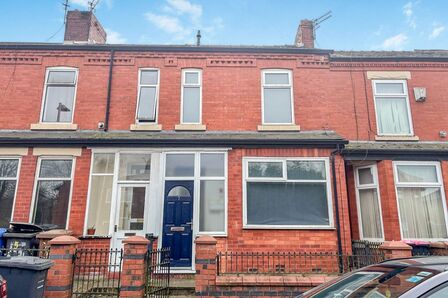 5 bedroom Mid Terrace House for sale