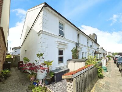 2 bedroom End Terrace House for sale