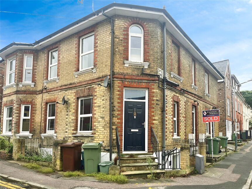 Main image of  Flat for sale, Goods Station Road, Tunbridge Wells, Kent, TN1