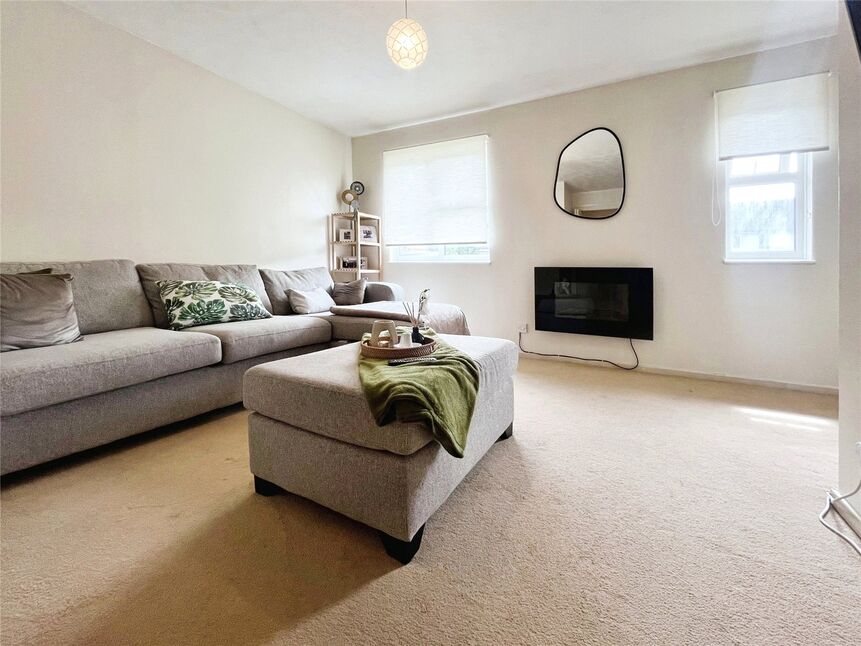 Main image of 1 bedroom  Flat for sale, Ashenden Walk, Tunbridge Wells, Kent, TN2