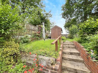 3 bedroom Mid Terrace House for sale