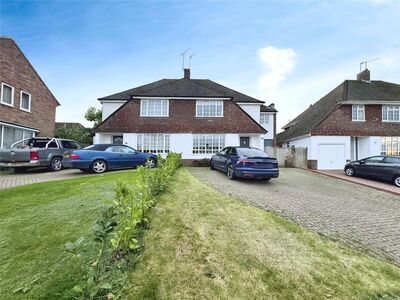 4 bedroom Semi Detached House to rent